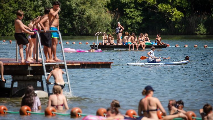 Bei den sommerlichen Temperaturen bietet sich etwa ein Badeausflug an.