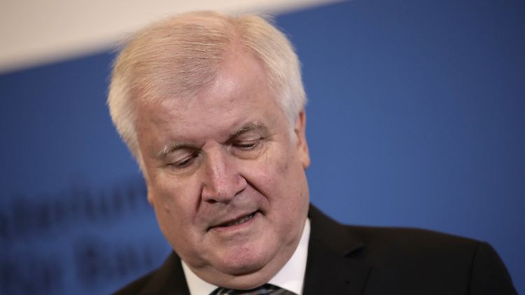 Als "unsäglich" bezeichnete Seehofer den taz-Artikel gegenüber der "Bild"-Zeitung.