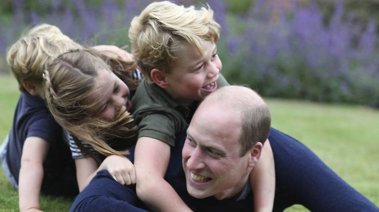 Sieht nach Kindertag aus, war aber der Vatertag: Prinz William mit seinem Nachwuchs.