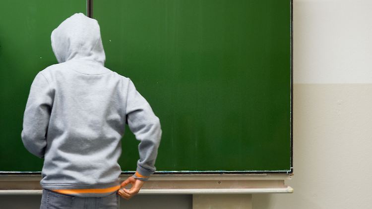 Weniger Jugendliche erlangen die Hochschulreife, mehr verlassen die Schule ganz ohne Abschluss.