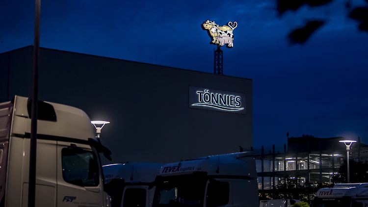Die Tönnies-Zeitarbeiter fühlen sich wegen der miserablen Bedingungen teilweise ausgebrannt.