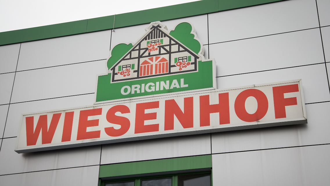 Wiesenhof ist auf Geflügel spezialisiert und hat mehrere Schlachthöfe in Deutschland.