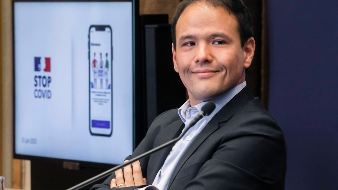 Die Franzosen wollen seine App nicht: Cédric O hat eine Erklärung dafür.