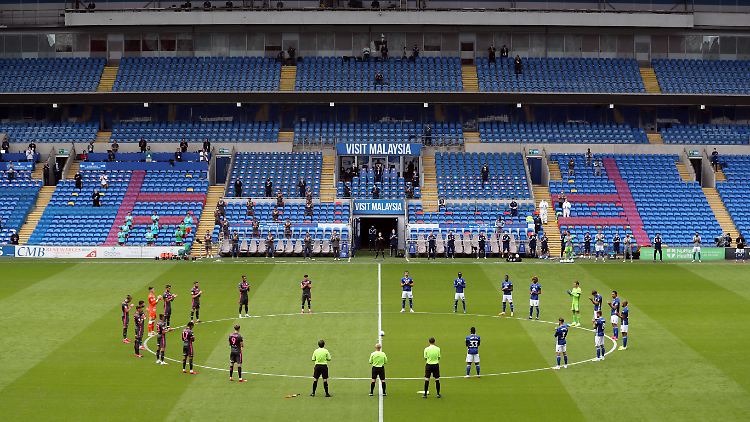 Eine leere Tribüne hätte Leeds viel Peinlichkeit erspart.