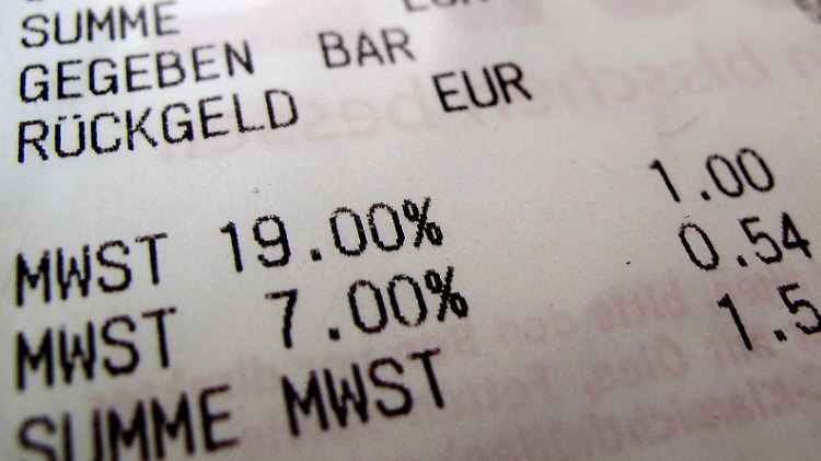 Um Verbraucher und Wirtschaft in der Corona-Krise zu entlasten, hat die Bundesregierung beschlossen, vom 1. Juli bis zum 31. Dezember 2020 die Mehrwertsteuersätze von 19 auf 16 beziehungsweise 7 auf 5 Prozent zu senken. 