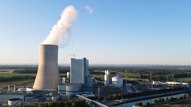Der Dax-Konzern RWE versucht bisher vergeblich, aus Verträgen zu Stromabnahmen aus dem Kohlekraftwerk Datteln 4 herauszukommen.