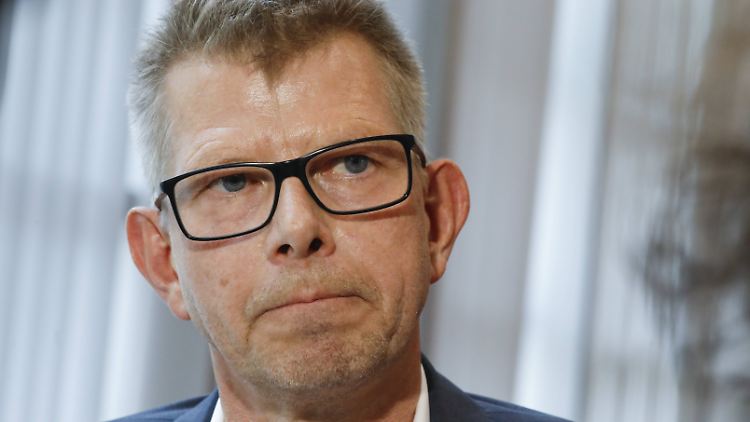 Lufthansa-Vorstand Dirks verlässt den Konzern.