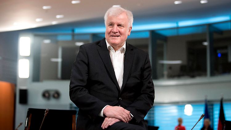 Seehofer sieht sein Hauptziel erreicht - ein öffentliche Debatte.