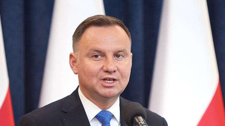 Um den frommen Katholiken Duda im Präsidentschaftswahlkampf zu unterstützen, machte die PiS verstärkt Stimmung mit homophoben und antisemitischen Parolen.