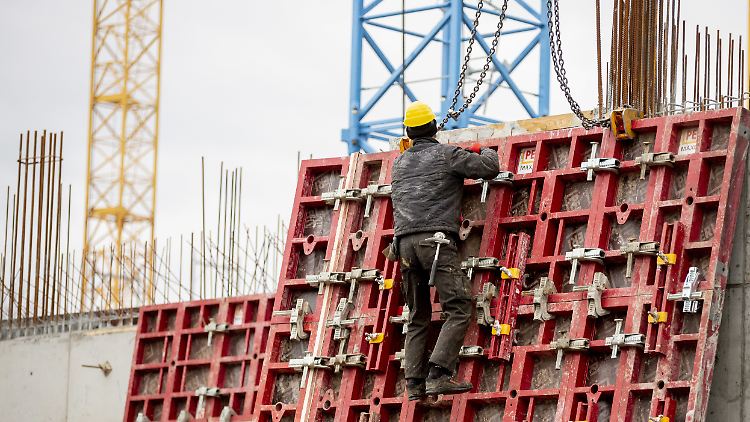 Arbeitnehmer aus den Westbalkanstaaten sind häufig im Baugewerbe oder in der Pflege beschäftigt.
