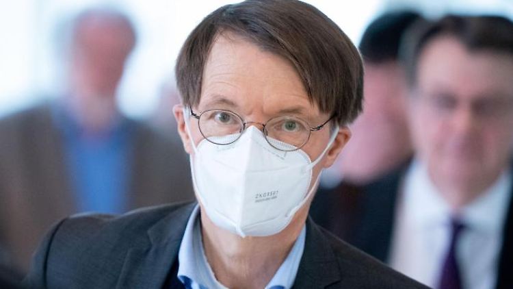 Karl Lauterbach sieht die schnelle Rückkehr zur Normalität kritisch.