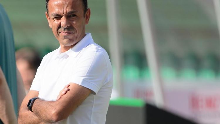 In den Nuller-Jahren startete Jos Luhukay seineKarriere als Chef-Trainer auf höherer Ebene in Paderborn