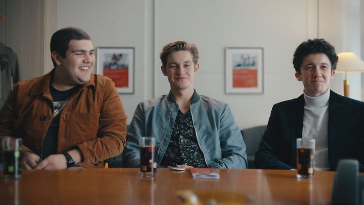 Lenny, Dan und Moritz haben zu Beginn noch gut lachen, doch vergeht ihnen das recht bald. 