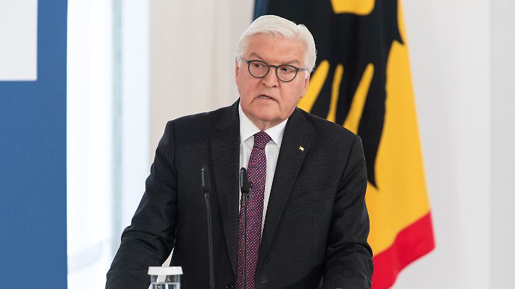 "Lassen Sie uns gemeinsam verhindern, dass sich Viren der Demokratiefeindlichkeit ausbreiten", sagte Steinmeier.