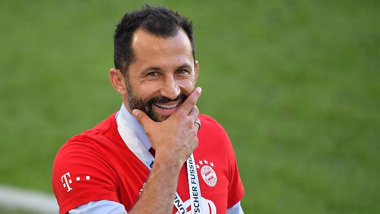 Er muss Lösungen für das Kaderpuzzle des FC Bayern finden: Sportvorstand Hasan Salihamidzic.
