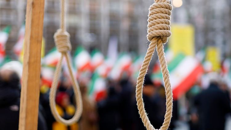 Im Iran gilt nach islamischem Recht das Prinzip der "Ghissas" oder Blutrache.