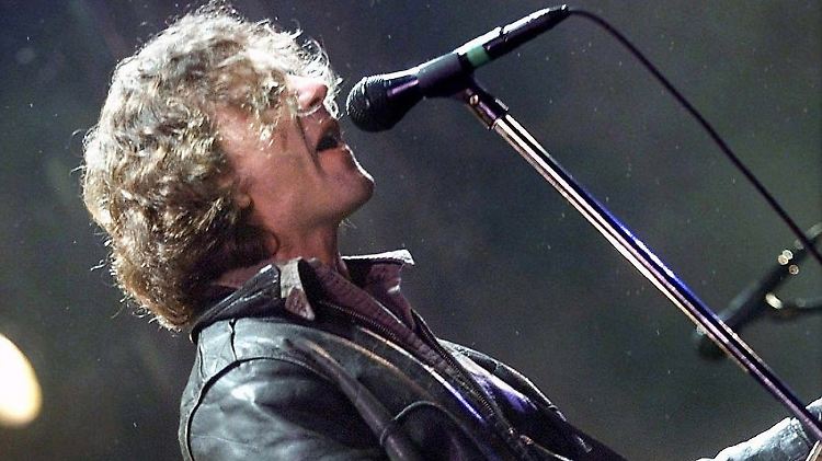 Pearl-Jam-Sänger Eddie Vedder auf dem Roskilde-Festival 2000 - während dieses Auftritts kam es zur Katastrophe.