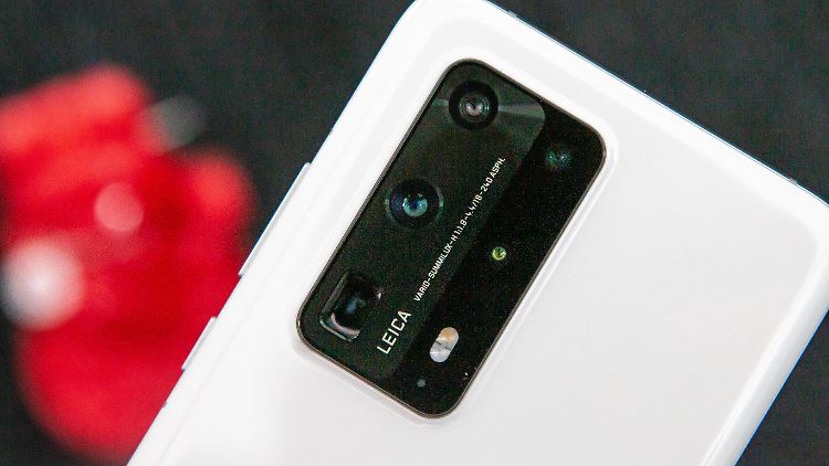 Das Huawei P40 Pro+ hat aktuell die beste Kameraausstattung, ist aber ohne Google-Dienste chancenlos.