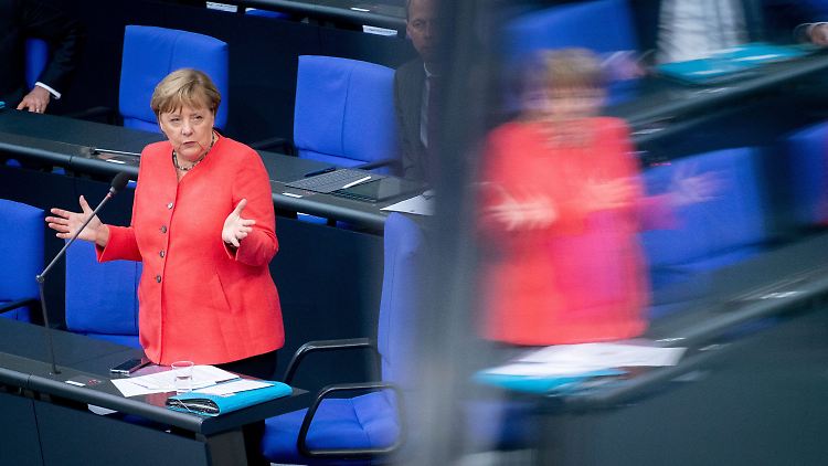 Kanzlerin Merkel nannte die Kritik Seehofers an der taz-Kolumne eine "absolut richtige Reaktion".