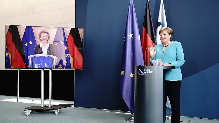 Die freundlichen Gesichter Merkels und von der Leyens täuschen - sie malten ein düsteres Szenario, sollten die Finanzverhandlungen scheitern.