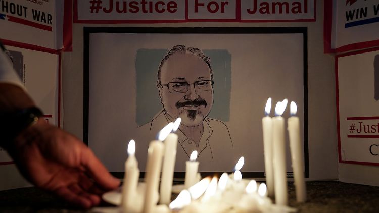 Diese Mahnwache für Khashoggi wurde vor der saudischen Botschaft in Washington gehalten - dem letzten Wohnort des Journalisten.