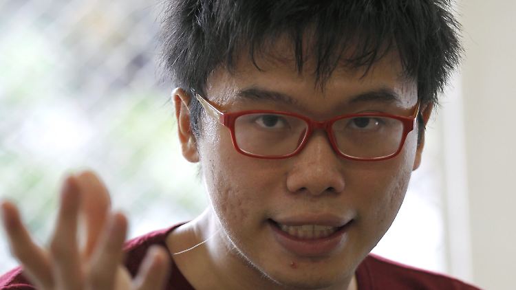 Aktivist Joshua Wong glaubt, das Verschwinden der Bücher aus Hongkongs Bibliotheken hänge mit dem Sicherheitsgesetz zusammen.