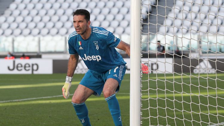 648 Ligaspielen will Gianluigi Buffon noch einige weitere folgen lassen. In seinem Rekordspiel musste er einmal hinter sich greifen.