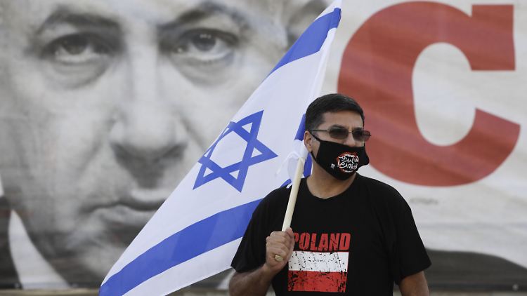 Auch in Israel selbst gebt es Proteste gegen die Annexion von Teilen des Westjordanlandes. Laut Umfragen bekommt Premier Benjamin Netanjahu aber Unterstützung von mehr als der Hälfte der Israelis.