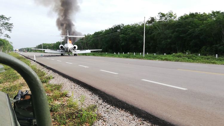 Der Pilot der Maschine konnte fliehen.