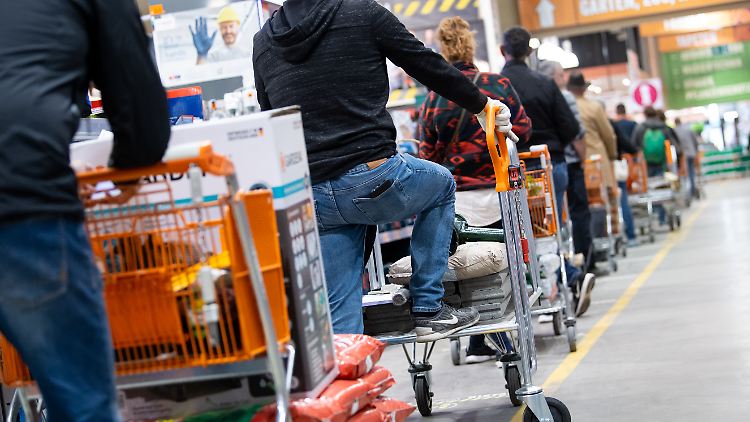 Die Deutschen shoppen wieder.