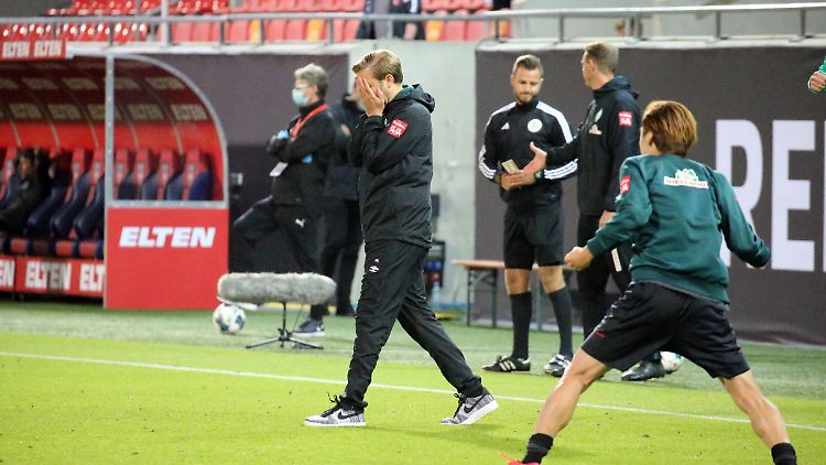 Florian Kohfeldt hat die Katastrophen-Saison des SV Werder Bremen hinter sich. Die Aufarbeitung wird hart.