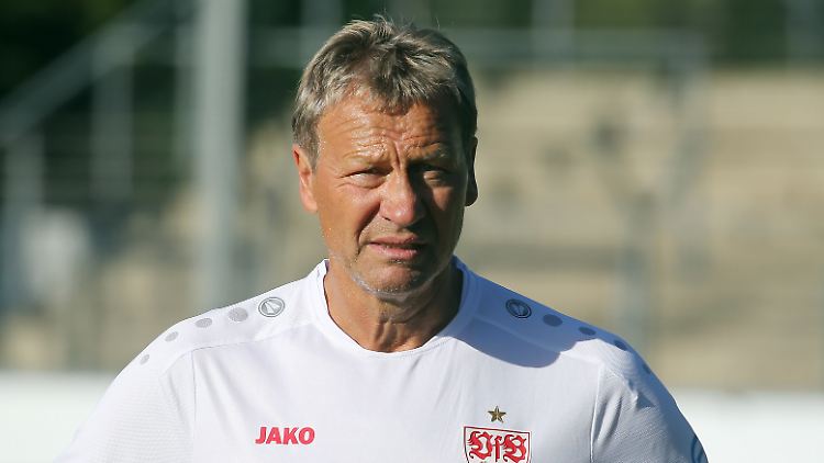 Guido Buchwald blickt mit Skepsis auf seinen VfB Stuttgart.