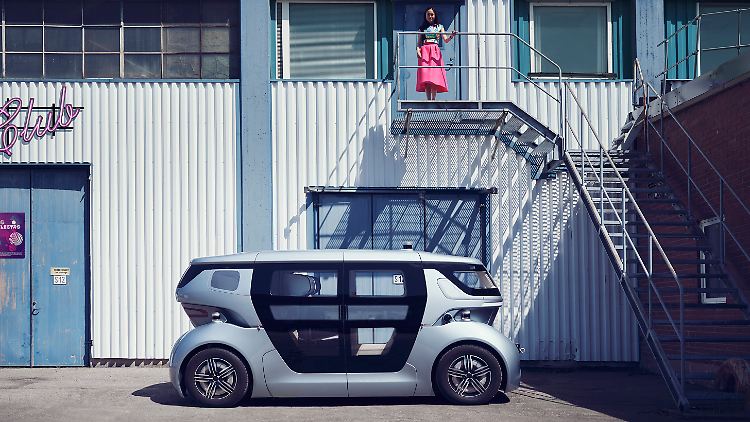 Rund 4,30 Meter ist das elektrische Shuttle-Fahrzeug von NEVS lang.