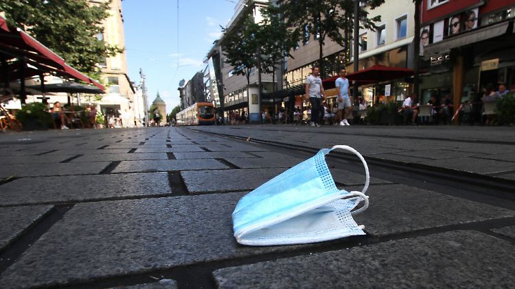 Bei Stichproben erhielten die Journalisten in vier verschiedenen Bundesländern ein Attest gegen die Maskenpflicht - aufgrund einer vermeintlichen Ablehnung.