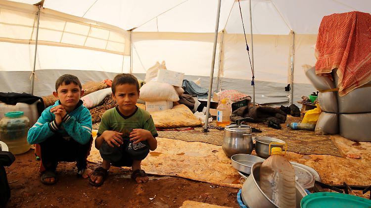 Die Bundesregierung kritisierte die Vetos und kündigte weitere Bemühungen um einen Kompromiss für die Syrien-Hilfen an.