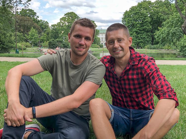 Wenn es noch schlimmer wird, sehen sich Dawid und Jakub gezwungen, Polen den Rücken zu kehren.