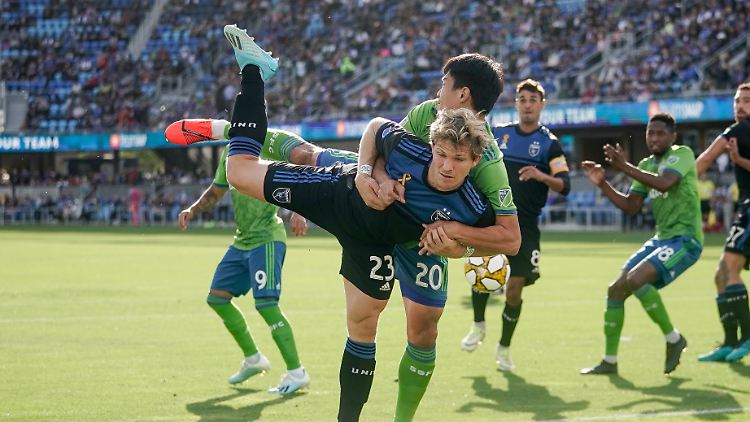 Florian Jungwirth (vorne) wird am kommenden Wochenende wieder für seinen Klub auf dem Feld stehen.