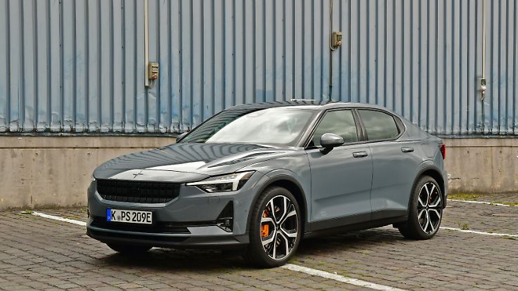 Der Polestar 2 ist optisch ein sehr eigenständiges Auto, dem man die Freude am Design ansieht.