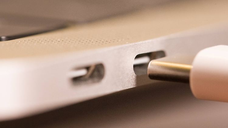 Thunderbolt 4 