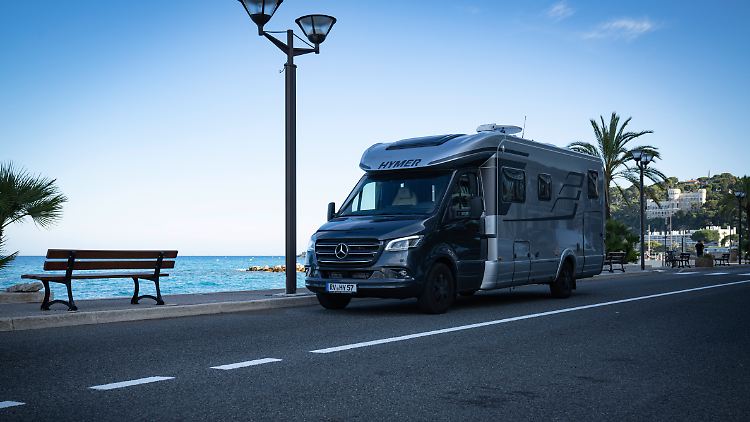 Die teilintegrierte B-Klasse Master-Line T780 ist das neue Flaggschiff der T-Modelle von Hymer.