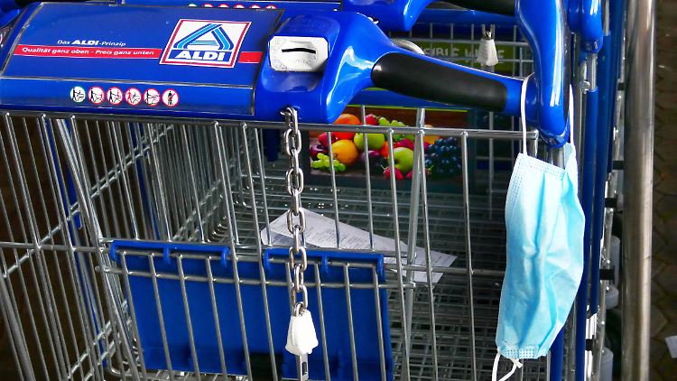 Die Mehrwertsteuersenkung im Zuge der Corona-Krise hat einen neuerlichen Preiskrieg zwischen Aldi und Co. ausgelöst.