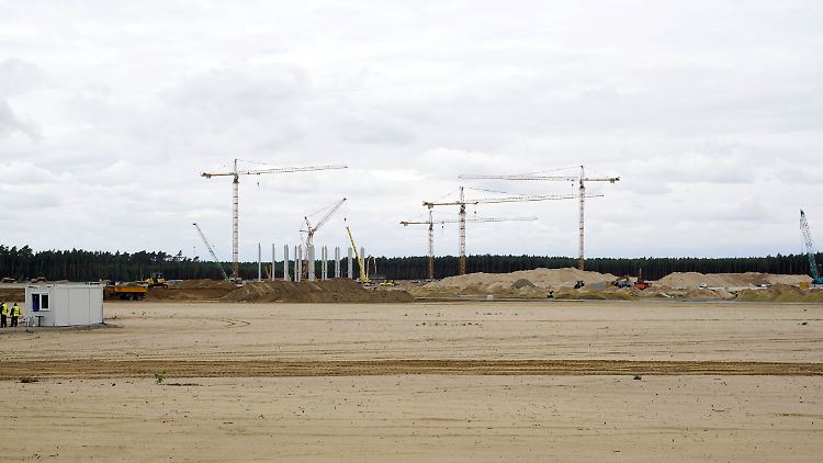 In Grünheide bereitet Tesla schon das Baugelände vor.