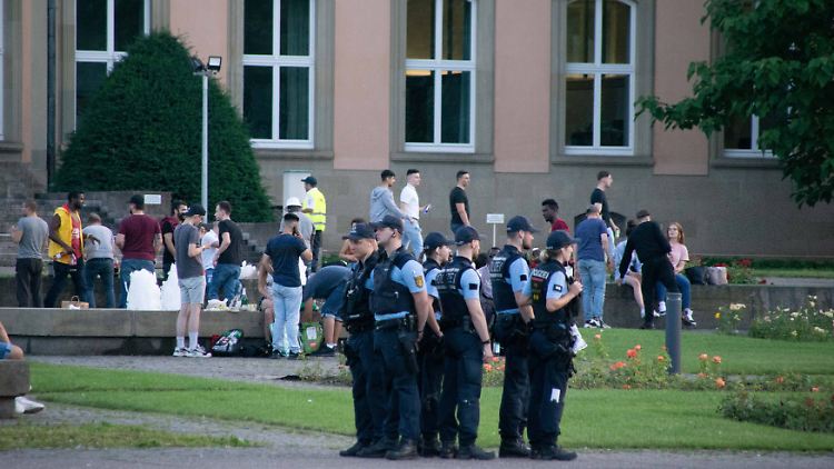 Die Polizei ist in Stuttgart Mitte verstärkt präsent.