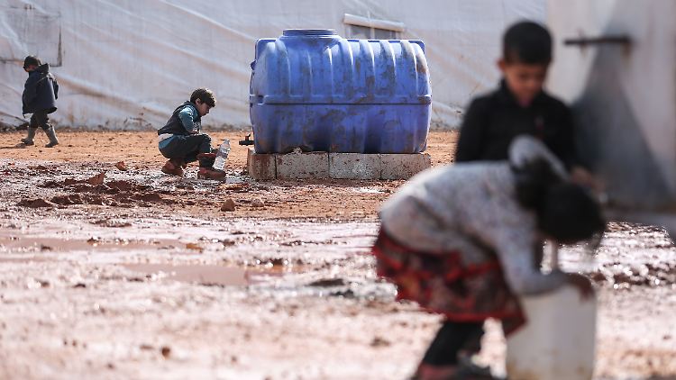 Die angenommene Regelung sieht die Offenhaltung von nur noch einem Grenzübergang aus der Türkei für Hilfslieferungen nach Nordsyrien über einen Zeitraum von 12 Monaten vor.