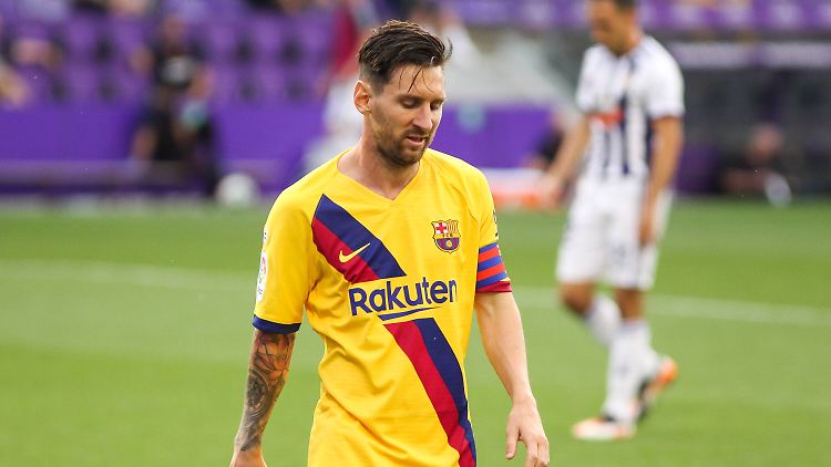 Der Superstar ist nicht zufrieden: Lionel Messi mühte sich mit dem FC Barcelona zu einem knappen Sieg beim FC Valladolid.