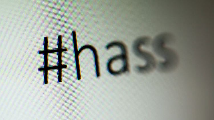 Im Internet ließen die Beschuldigten ihrem Hass auf Walter Lübcke freien Lauf. Im Juni 2019 wurde der Politiker erschossen.