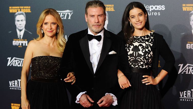 Familienfoto aus dem Mai 2018: Ella Travolta (r.) mit ihren Eltern Kelly Preston und John Travolta.
