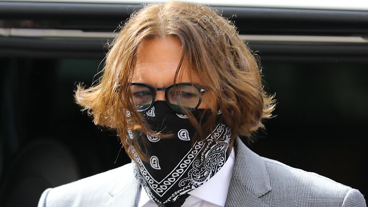 2016 soll Johnny Depp Steuerschulden in Höhe von 100 Millionen angehäuft haben.