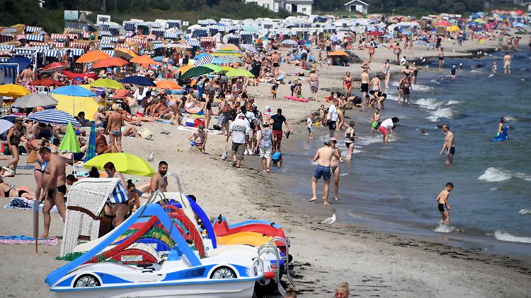 Im Sommer sind Nord- und Ostsee beliebte Reiseziele.