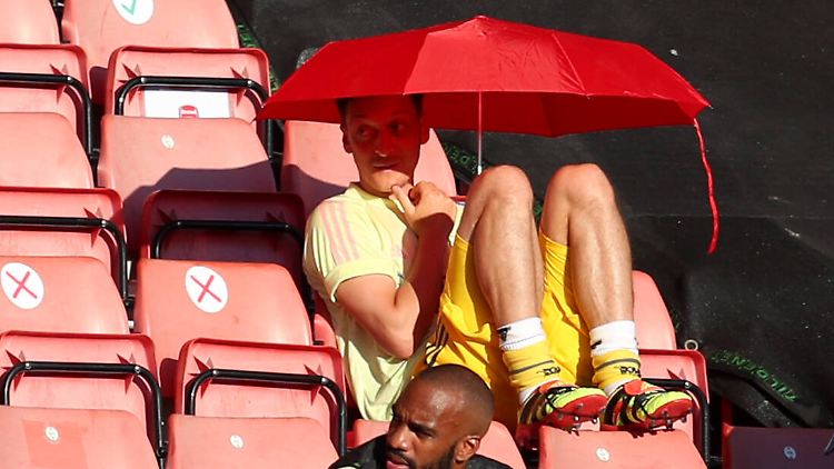 Mesut Özil verdient auch ohne Einsatzzeit viel Geld in London 